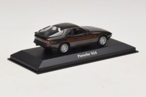 Porsche 924 Marrone Metallizzato Maxichamps 1:43 940062121 Pressofusione — immagine 2 di 5