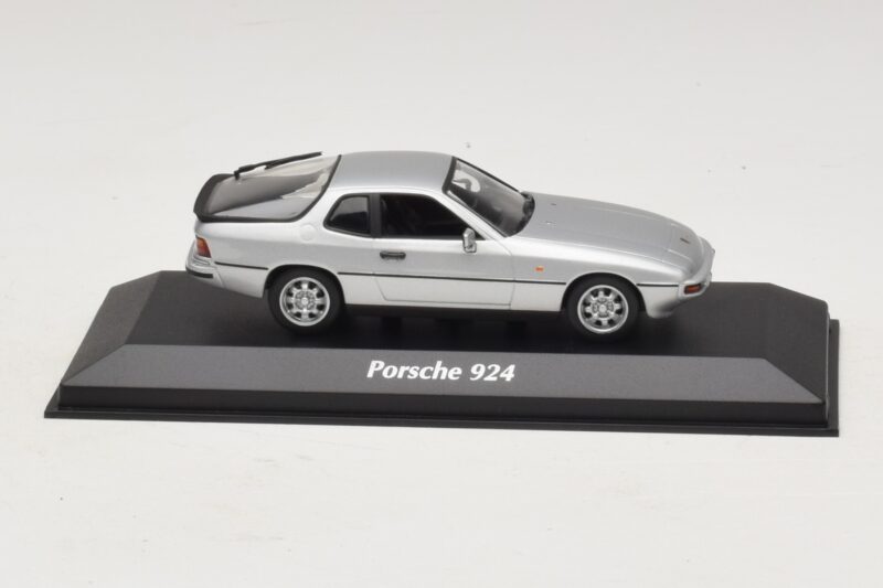 Porsche 924 Argento Maxichamps 1:43 940062120 Pressofusione