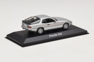 Porsche 924 Argento Maxichamps 1:43 940062120 Pressofusione — immagine 2 di 5