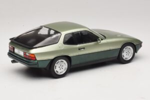 Porsche 924 Turbo Verde Chiaro & Verde Scuro MCG 1:18 MCG18660 Pressofusione — immagine 2 di 6