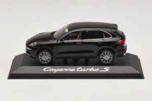 Porsche Cayenne 958 Turbo S Nero Minichamps 1:43 WAP0200220E Pressofusione