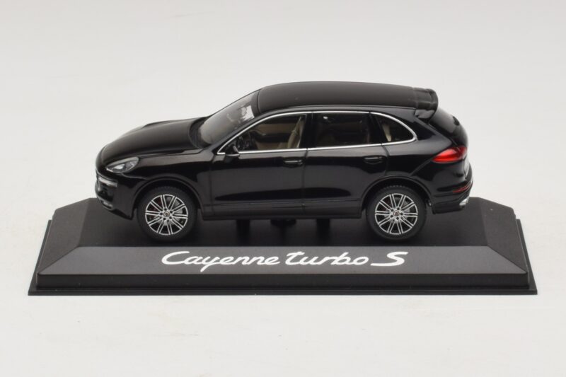Porsche Cayenne 958 Turbo S Nero Minichamps 1:43 WAP0200220E Pressofusione