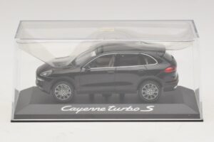 Porsche Cayenne 958 Turbo S Nero Minichamps 1:43 WAP0200220E Pressofusione — immagine 4 di 5