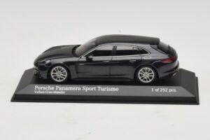 Porsche Panamera 971 4 E-Hybrid Sport Turismo Grigio Minichamps 1:43 410066112 Pressofusione
