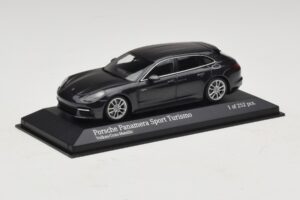 Porsche Panamera 971 4 E-Hybrid Sport Turismo Grigio Minichamps 1:43 410066112 Pressofusione — immagine 2 di 5