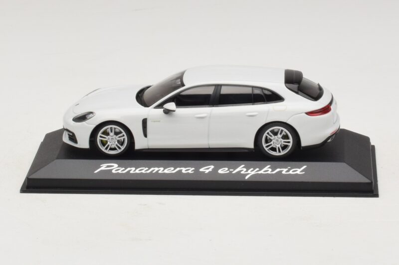 Porsche Panamera 971 4 E-Hybrid Bianco Minichamps 1:43 WAP0207620H Pressofusione