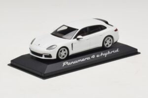 Porsche Panamera 971 4 E-Hybrid Bianco Minichamps 1:43 WAP0207620H Pressofusione — immagine 2 di 5