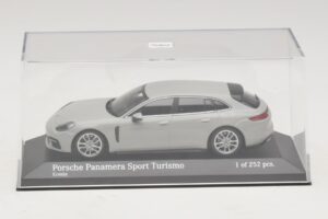 Porsche Panamera 971 Sport Turismo 4E-Hybrid Grigio Minichamps 1:43 410066114 Pressofusione — immagine 4 di 5