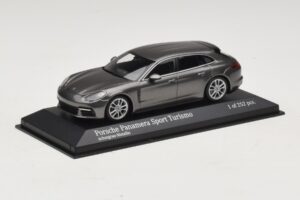 Porsche Panamera 971 Sport Turismo 4S Grigio Minichamps 1:43 410066111 Pressofusione — immagine 2 di 5