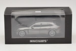 Porsche Panamera 971 Sport Turismo 4S Grigio Minichamps 1:43 410066111 Pressofusione — immagine 5 di 5