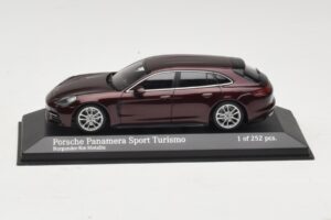 Porsche Panamera 971 Sport Turismo 4S Rosso Minichamps 1:43 410066110 Pressofusione