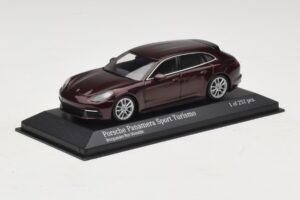 Porsche Panamera 971 Sport Turismo 4S Rosso Minichamps 1:43 410066110 Pressofusione — immagine 2 di 5