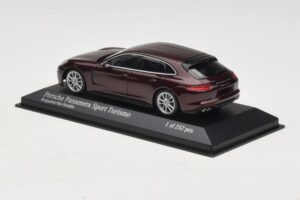 Porsche Panamera 971 Sport Turismo 4S Rosso Minichamps 1:43 410066110 Pressofusione — immagine 3 di 5