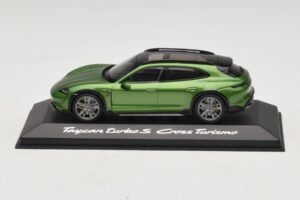 Porsche Taycan Turbo S Cross Turismo Verde Minichamps 1:43 WAP0207830M003 Pressofusione