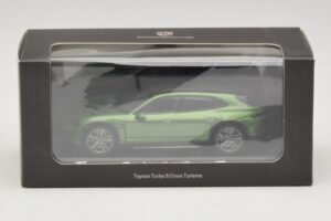 Porsche Taycan Turbo S Cross Turismo Verde Minichamps 1:43 WAP0207830M003 Pressofusione — immagine 5 di 5