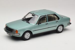 Renault 18 Verde Chiaro MCG 1:18 MCG18596 Pressofusione