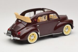 Renault 4CV Marrone Solido 1:18 8048 Pressofusione — immagine 2 di 6