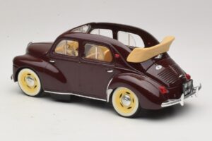 Renault 4CV Marrone Solido 1:18 8048 Pressofusione — immagine 5 di 6