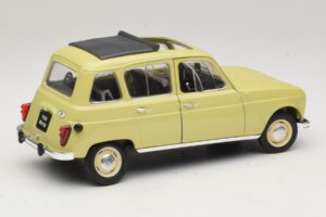 Renault 4L Giallo Solido 1:18 8062 Pressofusione — immagine 2 di 7