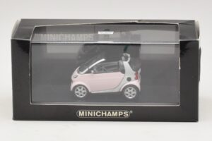 Smart Fortwo 450 Cabrio Bianco Legally Blonde 2 Scatola di Ricambio Minichamps 1:43 402173900-R1 Pressofusione — immagine 5 di 5