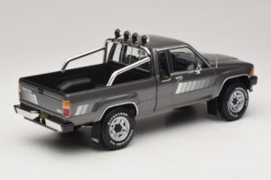 Toyota Hilux N50 Xtra Cab 4x4 Grigio Metallizzato KK-Scale 1:18 KKDC181563 Pressofusione — immagine 2 di 6