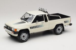 Toyota Hilux N50 Xtra Cab 4x4 Bianco KK-Scale 1:18 Toyota Hilux N50 Xtra Cab 4x4 Bianco KK-Scale 1:18 KKDC181564 Pressofusione