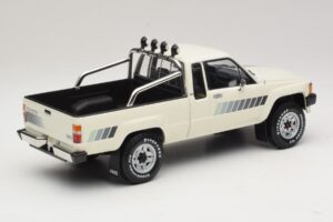 Toyota Hilux N50 Xtra Cab 4x4 Bianco KK-Scale 1:18 KKDC181564 Pressofusione — immagine 2 di 6