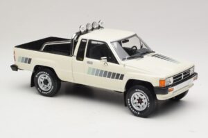 Toyota Hilux N50 Xtra Cab 4x4 Bianco KK-Scale 1:18 KKDC181564 Pressofusione — immagine 4 di 6
