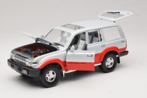 Toyota Land Cruiser J80 Argento Rosso Road Legends 1:18 92098 Pressofusione — immagine 2 di 8