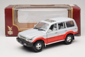 Toyota Land Cruiser J80 Argento Rosso Road Legends 1:18 92098 Pressofusione — immagine 8 di 8