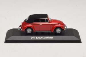Volkswagen 1302 Cabriolet Rosso Maxichamps 1:43 Volkswagen 1302 Cabriolet Rosso Maxichamps 1:43 940055031 Pressofusione