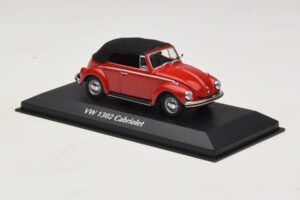 Volkswagen 1302 Cabriolet Rosso Maxichamps 1:43 940055031 Pressofusione — immagine 3 di 5