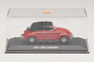 Volkswagen 1302 Cabriolet Rosso Maxichamps 1:43 940055031 Pressofusione — immagine 4 di 5