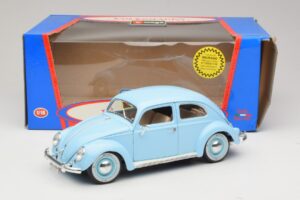 Volkswagen Maggiolino Blu Bburago 1:18 3381 Pressofusione — immagine 8 di 8