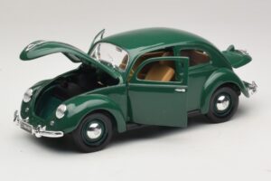 Volkswagen Maggiolino Verde Maisto 1:18 32820 Pressofusione — immagine 2 di 8