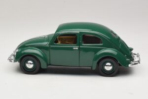 Volkswagen Maggiolino Verde Maisto 1:18 32820 Pressofusione — immagine 4 di 8