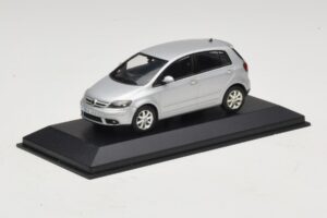 Volkswagen Golf Plus Mk5 Argento Scatola Sostitutiva Minichamps 1:43 400054370-R1 Pressofusione — immagine 2 di 5