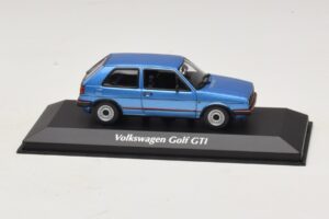 Volkswagen Golf GTI Mk2 Blu Metallizzato Maxichamps 1:43 940054120 Pressofusione