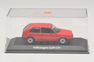 Volkswagen Golf GTI Mk2 Rosso Maxichamps 1:43 940054121 Pressofusione — immagine 4 di 5