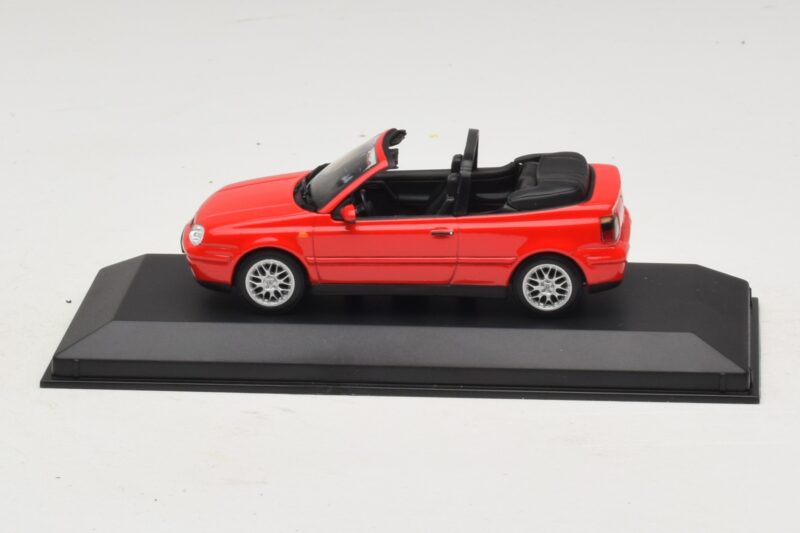 Volkswagen Golf Mk4 Cabriolet Rosso Edizione Concessionario Minichamps 1:43 GOLF006 Pressofusione
