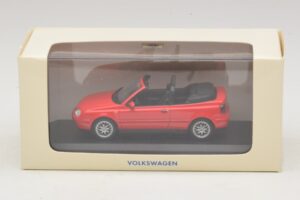 Volkswagen Golf Mk4 Cabriolet Rosso Edizione Concessionario Minichamps 1:43 GOLF006 Pressofusione — immagine 5 di 5