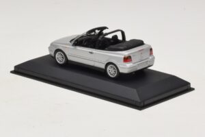 Volkswagen Golf Mk4 Cabriolet Argento Edizione Concessionario Minichamps 1:43 GOLF004 Pressofusione — immagine 3 di 5