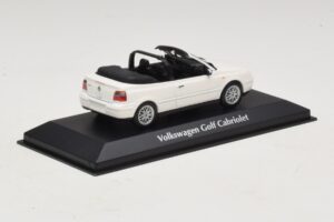 Volkswagen Golf Mk4 Cabriolet Bianco Maxichamps 1:43 940058330 Pressofusione — immagine 2 di 5