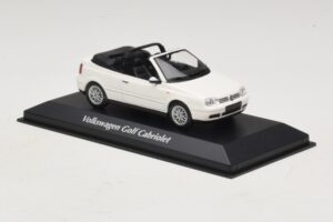 Volkswagen Golf Mk4 Cabriolet Bianco Maxichamps 1:43 940058330 Pressofusione — immagine 3 di 5