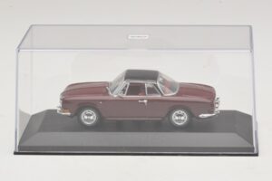 Volkswagen Karmann Ghia Rosso Con Tetto Nero Minichamps 1:43 GHIA002 Pressofusione — immagine 4 di 5