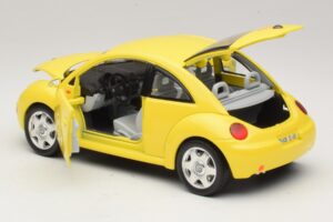 Volkswagen New Beetle A4 Giallo Bburago 1:18 3302 Pressofusione — immagine 5 di 8