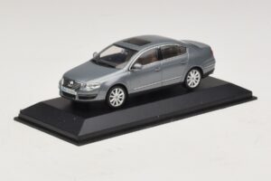 Volkswagen Passat B6 Grigio Metallizzato Minichamps 1:43 PASSAT006 Pressofusione — immagine 2 di 5