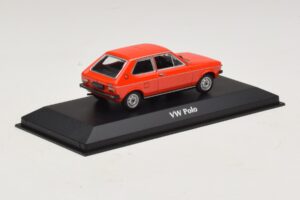 Volkswagen Polo Mk1 Rosso Maxichamps 1:43 940050500 Pressofusione — immagine 2 di 5