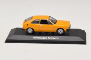 Volkswagen Scirocco Mk1 Giallo Maxichamps 1:43 Volkswagen Scirocco Mk1 Giallo Maxichamps 1:43 940050424 Pressofusione
