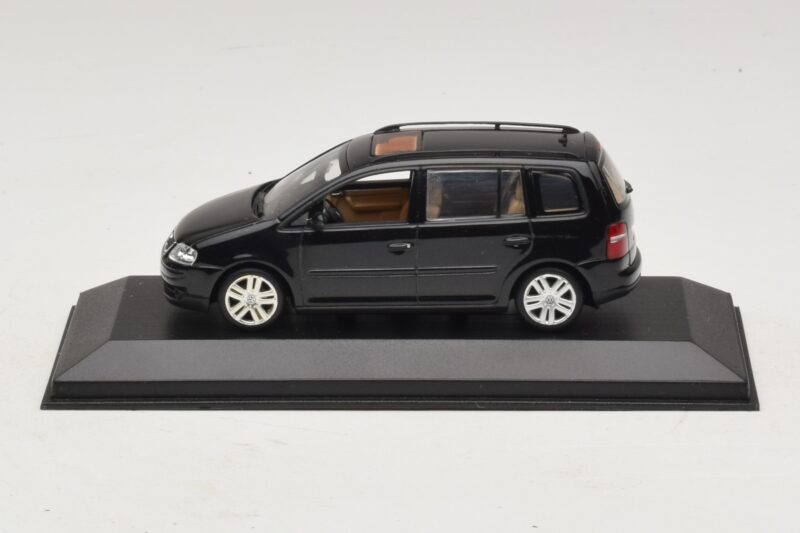 Volkswagen Touran 1T Nero Minichamps 1:43 TOURAN005 Pressofusione